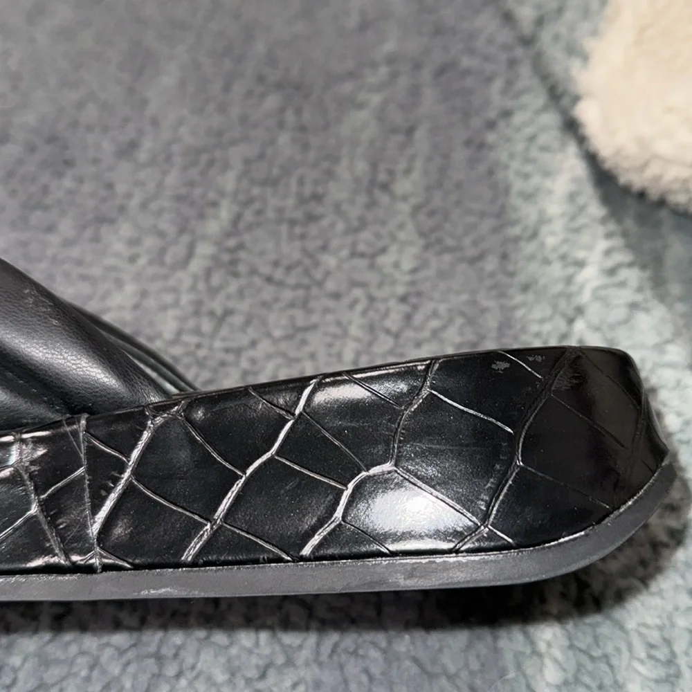 Womens Circus by Sam Edelman black sandals, flip flops, sz 9